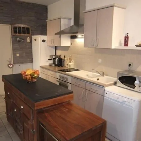 Oustal 2 Apartman *